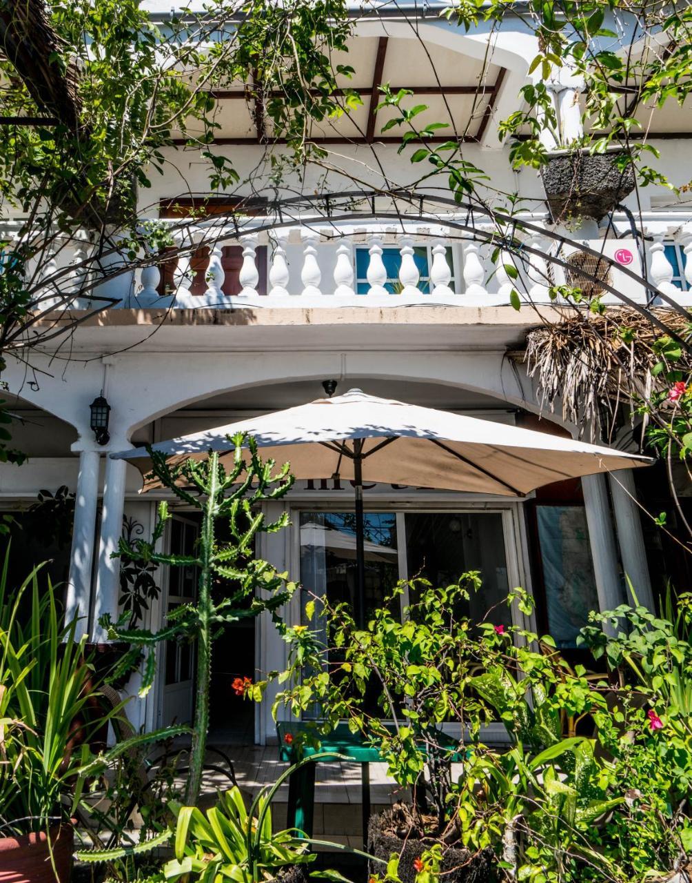 Hotel Jardin De La Paix モロニ エクステリア 写真